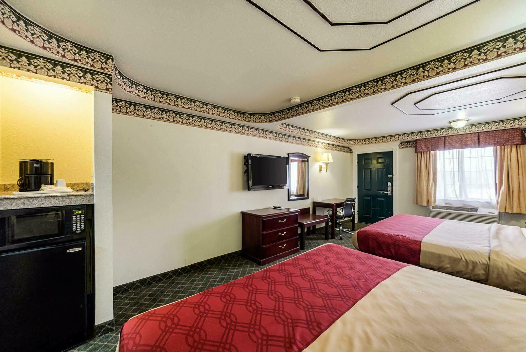 Three Rivers Executive Inn & Suites By Oyo Eksteriør billede